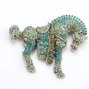 🆕️🐴 GREEN RHINESTONE ENCRUSTED HORSE BROOCH / PIN 🐴